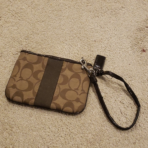 Coach wristlet - Picture 2 of 4